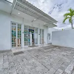 Amazing 3 Bed Apartment For Long Term